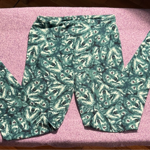 LuLaRoe Pants - LuLaRoe Teal and Cream Wolf Face Leggings